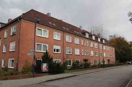 Ihr neues Zuhause in Bad Oldesloe! Schicke, frisch renovierte 2-Zimmer-Wohnung mit Balkon!