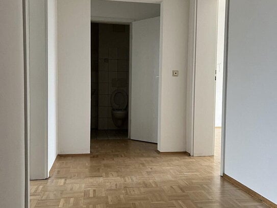 2-Raumwohnung im 1. OG mit Balkon