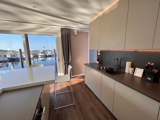 LUXUS Hausboot - 3 Etagen - 100m² Wohnen + 120 m² SONNENTERRASSE - Kamin, Kino, komplett individuell