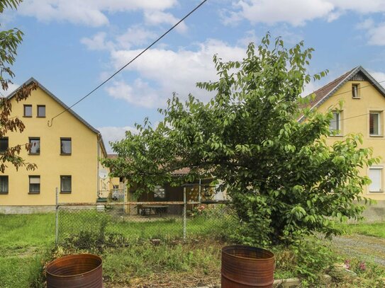 Lassen Sie Ihren Traum vom Dreiseitenhof wahr werden! Wohnhaus, Scheune und Stall wartet auf Sie!