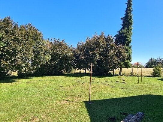 Einfamilienhaus mit großem Grundstück und zusätzlichem Bauplatz in Top-Lage von Karlshuld