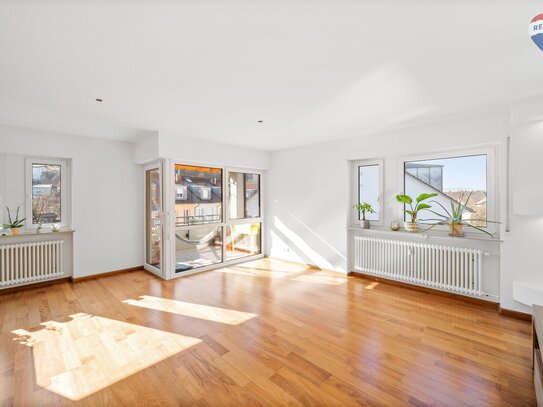 Helle und offene 3,5-Zimmer-Wohnung in zentraler Lage mit Balkon und TG-Stellplatz!