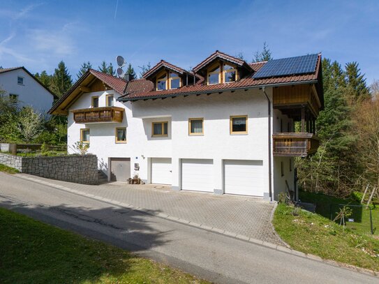 Großzügiges Wohlfühlhaus: Idylle und Ruhe am Waldrand