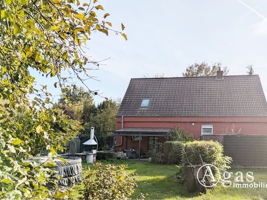 Provisionsfrei: Massives Einfamilienhaus auf großem Grundstück mit unverbautem Blick