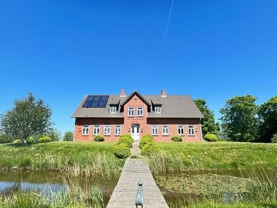 Ein exklusives Anwesen vor den Toren von Sylt ab sofort für Sie bereit. Maklerprovision reduziert!