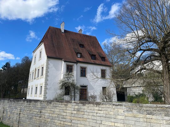 Schloss Eggendobl ein echtes Passauer Unikat mit Blick auf die Donau und Altstadt