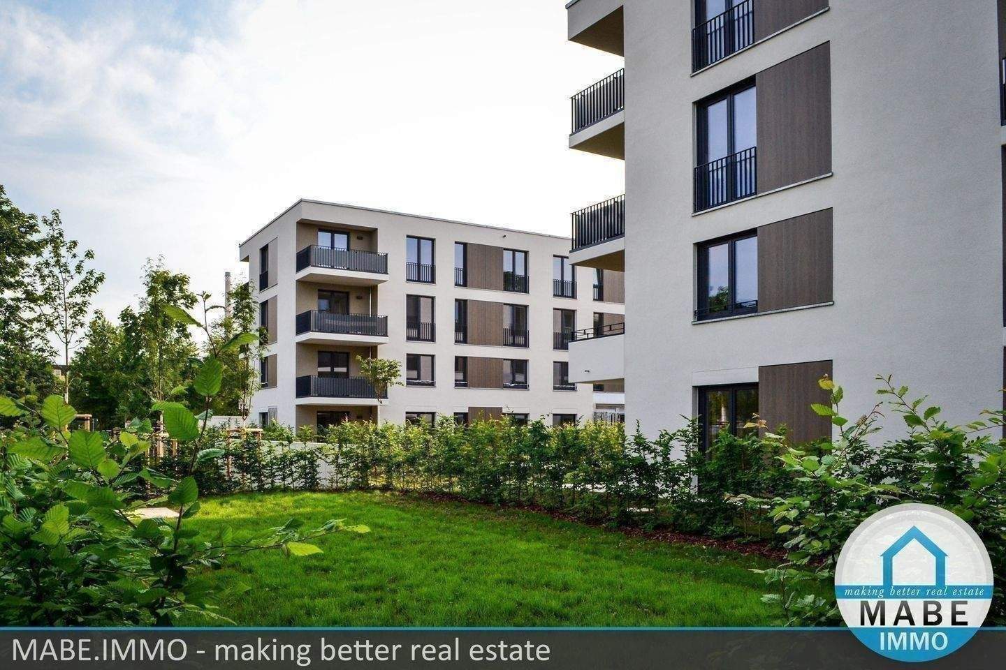 Grüne Oase: Großzügige 2-Zimmer-Wohnung mit Terrassen und Privatgarten