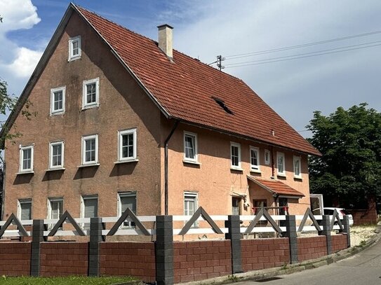 Teilrenoviertes Mehrgenerationen-Haus mit viel Wohn-Potential in Hohenstein