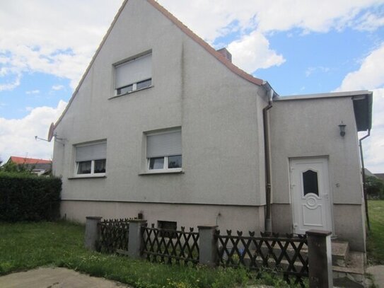 Einfamilienhaus mit riesigen Garten ca. 2300 qm in Wannewitz