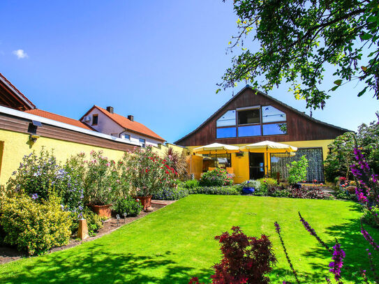 2 Familienhaus mit Garten zum verlieben