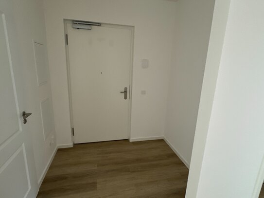 Renovierte 3-Raumwohnung im EG mit Terrasse