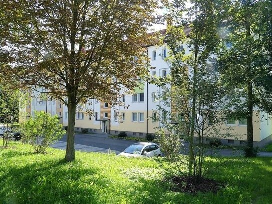 Liebevoll sanierte 2-Zimmer-Wohnung mit BALKON