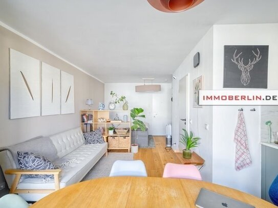 IMMOBERLIN.DE - Frisch sanierte Wohnung mit Balkon & Lift in beliebter Lage