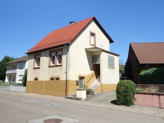 1-Familienhaus mit Keller, Garage und schönem Garten in 66978 Donsieders