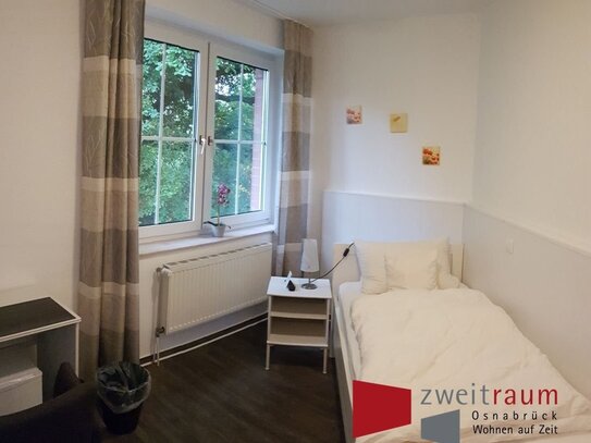 Sutthausen, Geschmackvoll eingerichtetes Zimmer in einer Hotel ähnlichen Anlage.