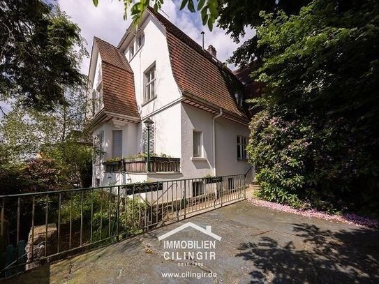 Historisches Einfamilienhaus mit Mansarddach, Balkon, Garage und Garten als Jugendstil-Villa in der Parkstraße zu verka…