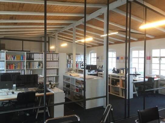 freie Schreibtischplätze in kreativem Coworking Loft in Ottensen - All-in-Miete