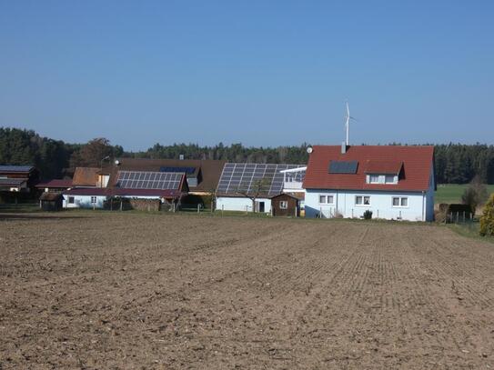 DIE GELEGENHEIT zum Erwerb eines großzügigen Anwesens in sonniger Ortsrandlage! Perfekt für Tierhaltung!