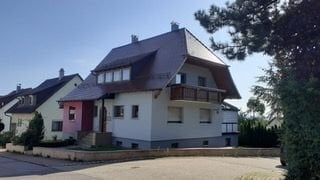 Familienfreundliches EFH mit EBK, Wintergarten, Doppelgarage und viel Platz in Neuhausen