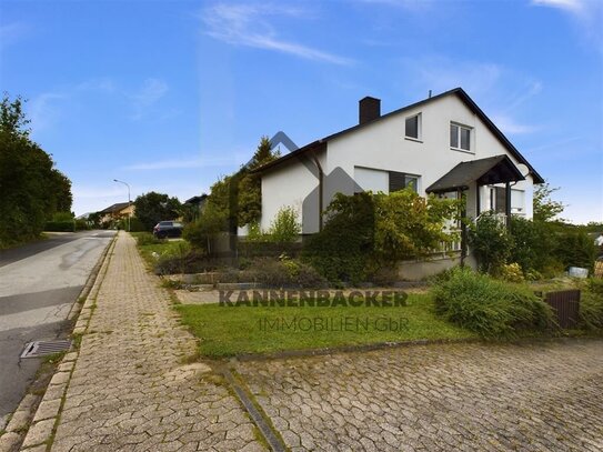 Einfamilienhaus mit Einliegerwohnung und unverbaubarem Ausblick