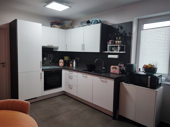 Moderne 3 Zimmer Dachgeschosswohnung inkl. Einbauküche