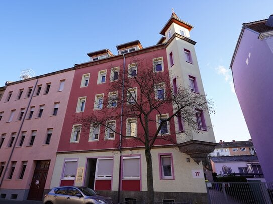 Attraktives Jugendstilgebäude mit Aufzug - frei zur Neuvermietung - in Nürnberg Sankt Leonhard!