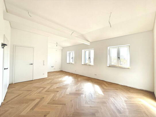 PROVISIONSFREI: Kernsanierter Altbau der keine Wünsche offen lässt KfW 70EE DG li Bezug ab 07/25