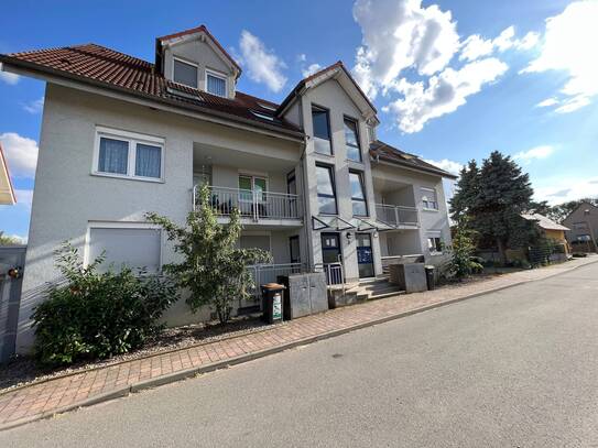 Träumst du noch vom 2 Zi.-Wohn(t)raum? Ruhiges Wohnen, schöner Grundriss, offene Küche, großer Balkon. Kfz.-Stellpl. in…