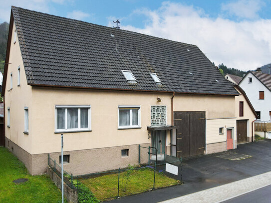 Idyllisches Bärental ... Bauernhaus mit Scheune und Garagen