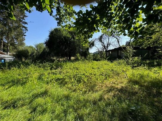 KNIPFER IMMOBILIEN - Freizeitgrundstück im Dornröschenschlaf am westlichen Stadtrand von Augsburg