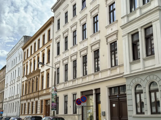 Denkmalgeschütztes Mehrfamilienhaus in der Görlitzer Innenstadt, 1 Minute fußläufig vom Citycenter