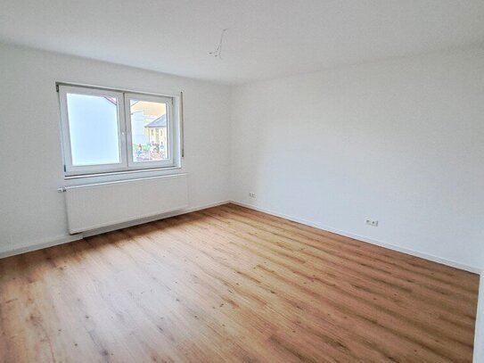 Charmante 3-Zimmer-Wohnung mit Balkon - frisch saniert und bezugsfertig!