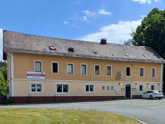 Gaststätte mit Biergarten in Wolfsbach