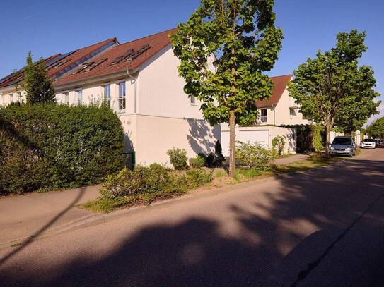 Modernes Familiendomizil mit Gartenidylle und viel Platz für die Kids