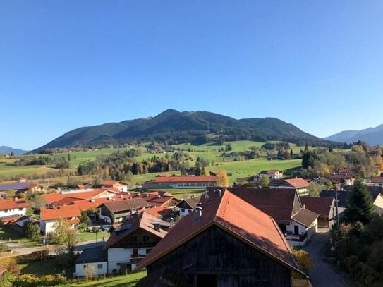 Saulgrub - Sonnige und großzügige Wohnung mit traumhaftem Panoramablick