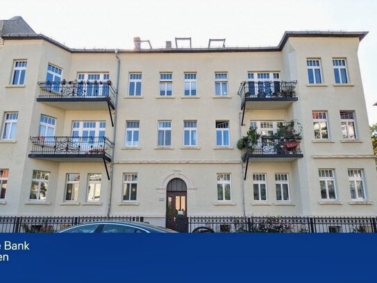 Zur Kapitalanlage: Lichtdurchflutete Zwei-Zimmer Maisonette-Wohnung mit Stellplatz