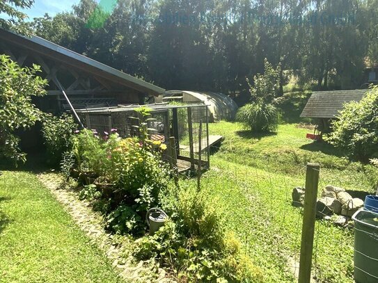 FREIZEITGRUNDSTÜCK - BLOCKHÜTTE