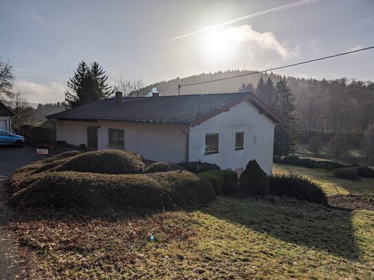 Idyllisch gelegener Siedlerhof mit Einliegerwohnung und 41ha direkt anliegenden Ländereien