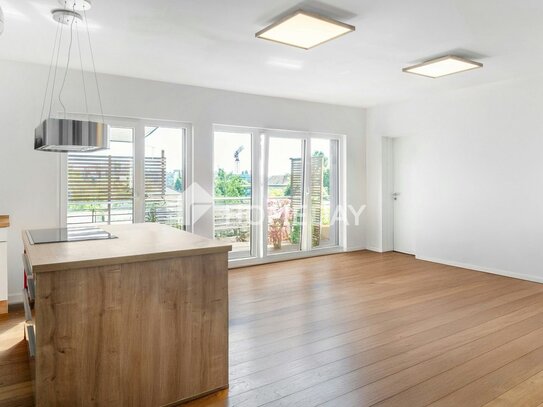 Bezugsfreies Penthouse auf 2 Etagen: Lift, Fußbodenheizung, Klimaanlage, Sauna, 2 Bäder & Balkone