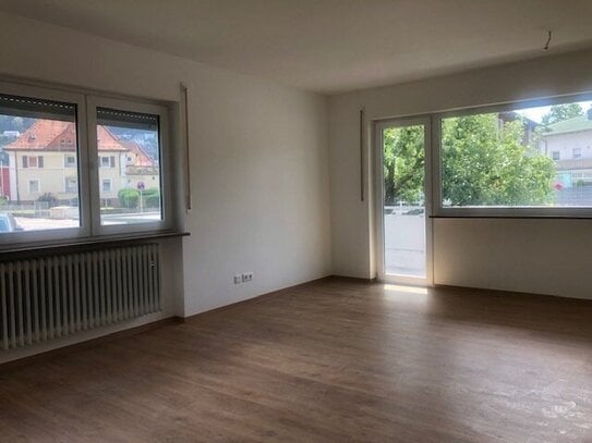 Marko Winter Immobilien - Mosbach: Stadtnahe Wohnung mit Balkon im Hochparterre