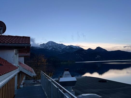 Möbliertes 2-Zimmer-Apartment mit Balkon und Seeblick