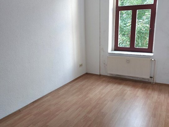 Sehr schöne preiswerte 4-R-Wohnung MD- Sudebnburg . ca.95,24 im 1.OG BLK.zu vermieten