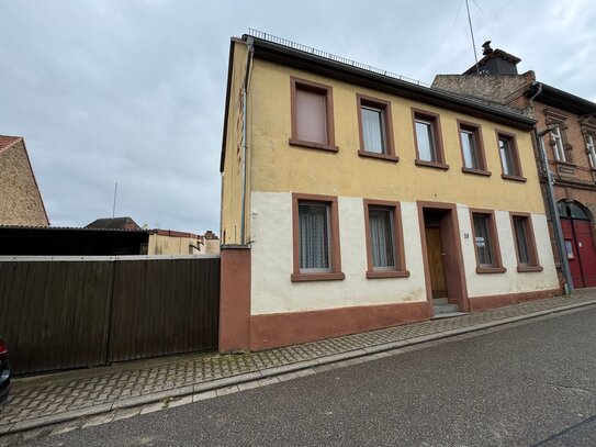 Anschauen lohnt ! Haus mit vielen Möglichkeiten (z.b. Ferien oder Monteurswohnungen )