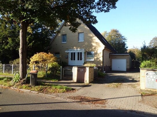 HH-Schnelsen, Voßkamp: 3-Zimmer-Wohnung in Zweifamilienhaus mit großer, überdachter Terrasse u. Gartennutzung - sofort…