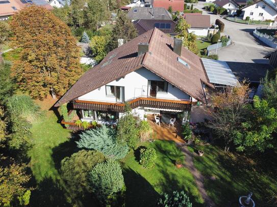 Platz für die ganze Familie - geräumiges Einfamilienhaus mit großem Garten