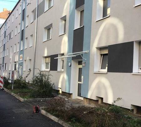 Renovierte, helle 2-Zimmer-Wohnung mit Balkon