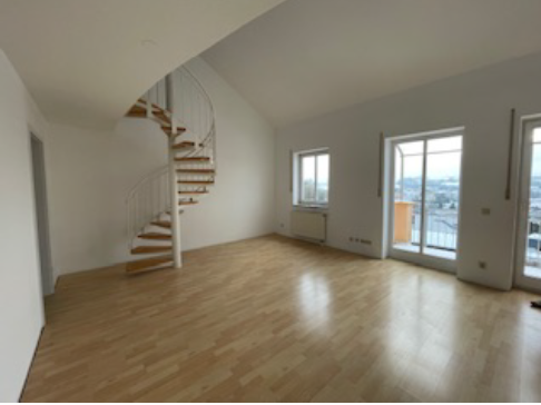 Neu renovierte Wohnung mit Südbalkon und wunderschönen Ausblick