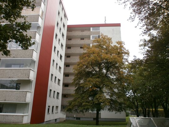 3-Zimmer-Whg. befristet für ein Jahr zu vermieten, Balkon und EBK in Mittersendling, Nähe Harras direkt am Heckenstalle…