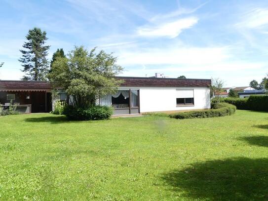 Großzügiger Bungalow mit Traumgrundstück