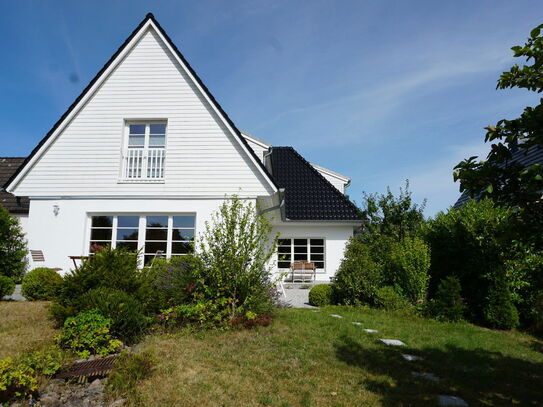 Schönes kernsaniertes Haus in ruhiger Lage in Ahrensburg/Ammersbek mit separatem Baugrundstück